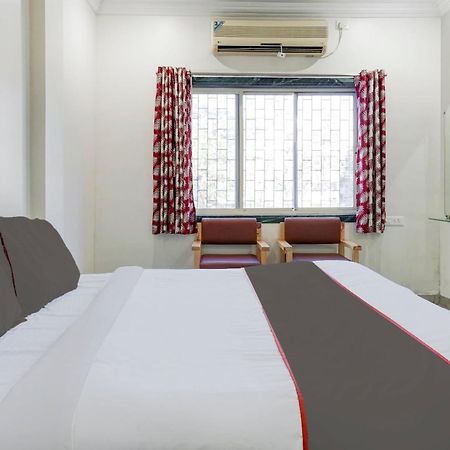Hotel Collection O Shreya à Talegaon Dabhade Extérieur photo