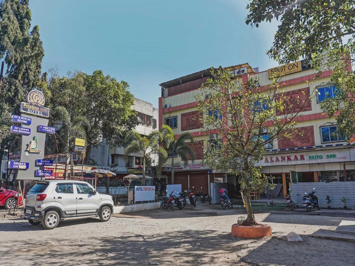 Hotel Collection O Shreya à Talegaon Dabhade Extérieur photo