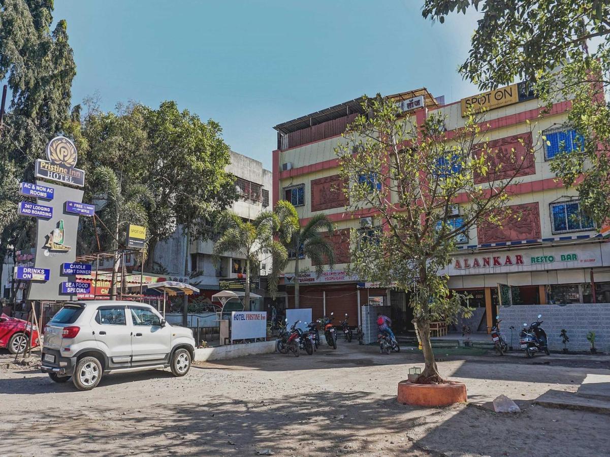 Hotel Collection O Shreya à Talegaon Dabhade Extérieur photo