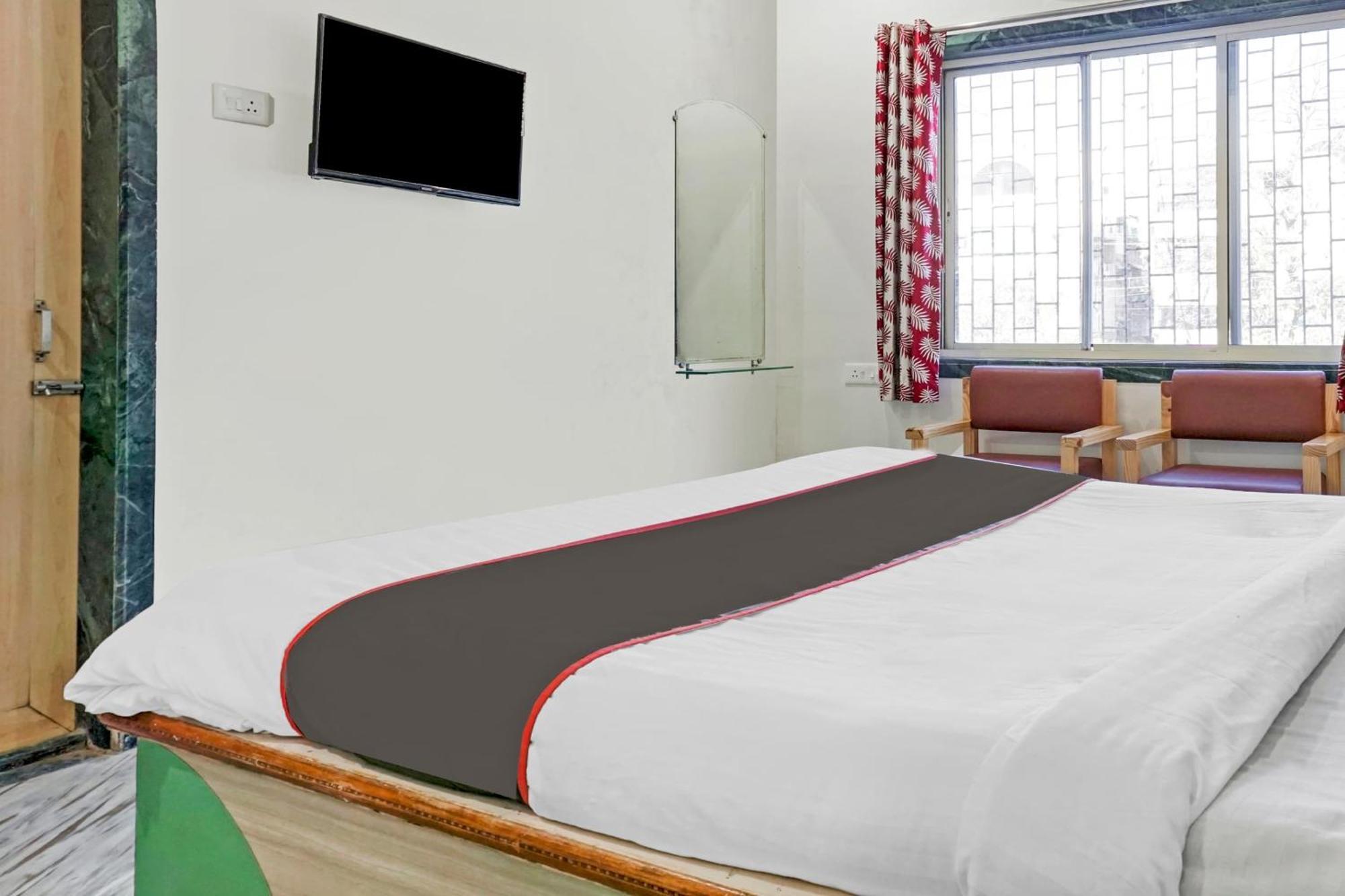 Hotel Collection O Shreya à Talegaon Dabhade Extérieur photo