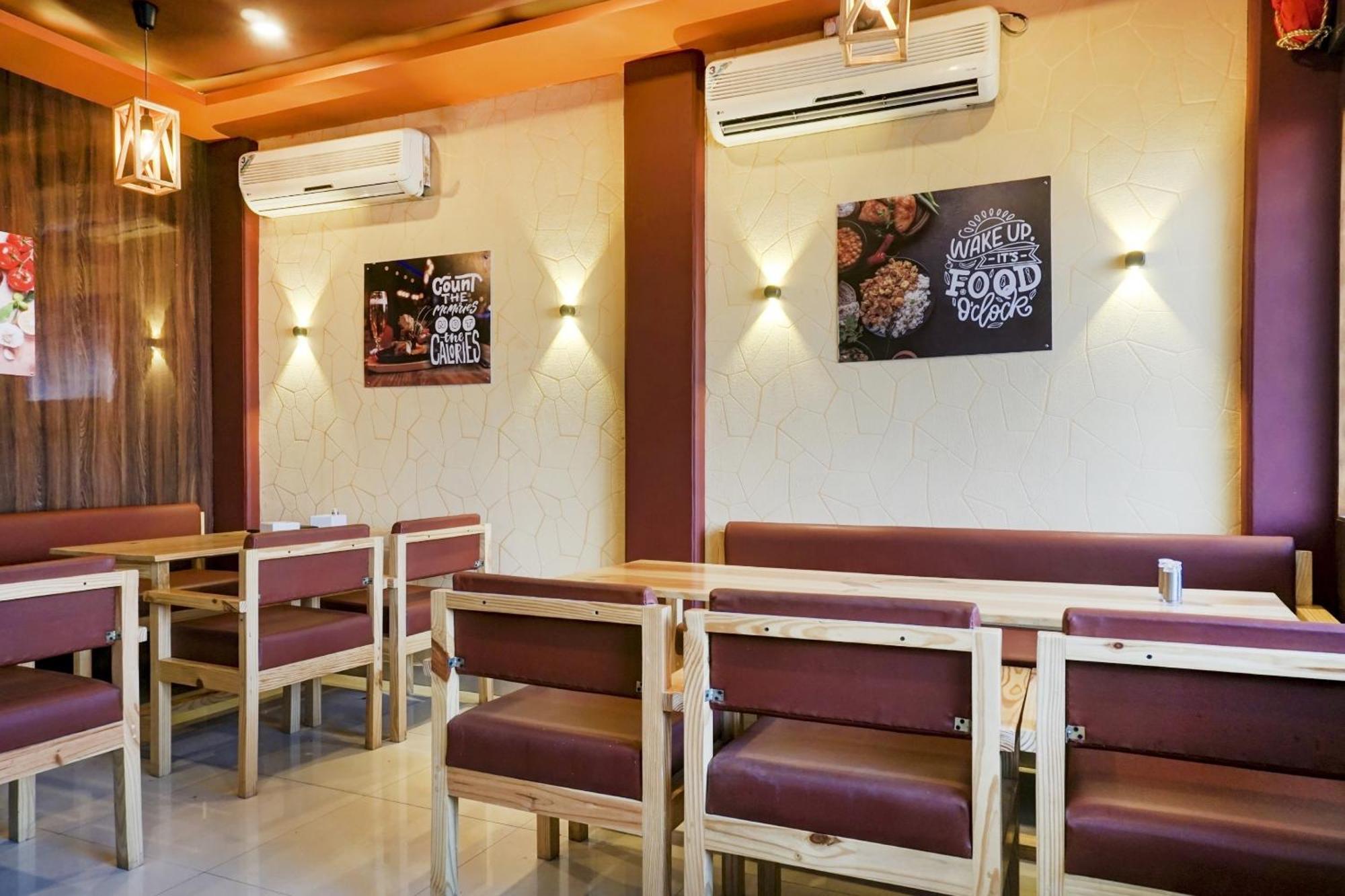 Hotel Collection O Shreya à Talegaon Dabhade Extérieur photo